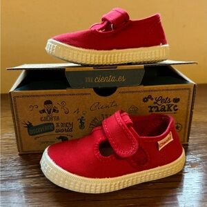 Cienta Kids Red Canvas Shoes